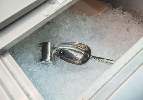 crushed ice in bucket, ice in bucket